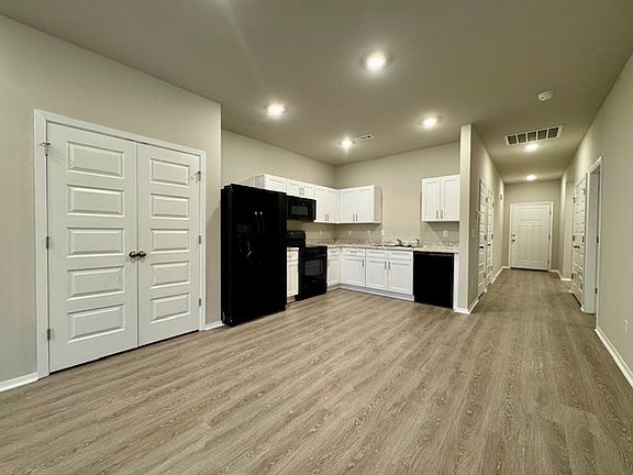 5th image of 3410 SW Adoration St #1