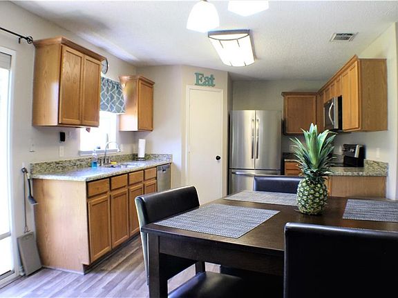 5th image of 1416 Autumncrest Dr