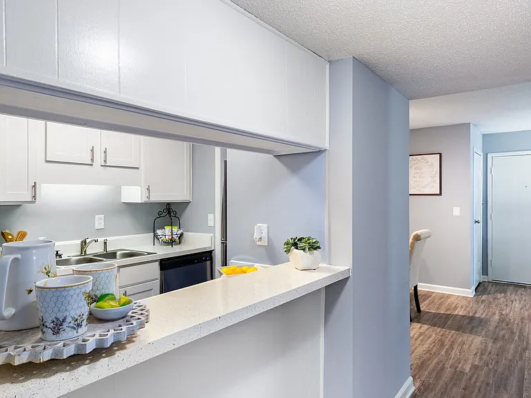 Yester Oaks Apartments — Photo 24