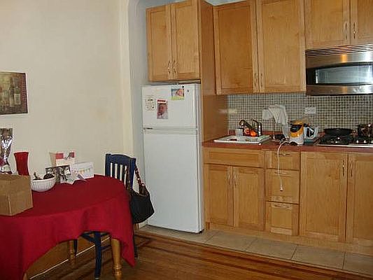 2nd image of 527 Cathedral Pkwy #2