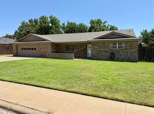 301 Phillips Dr, Dumas, TX 79029