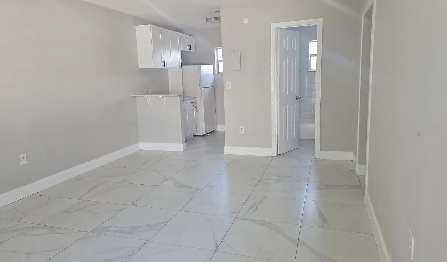 2 bed, 1.0 bath, 3808 sqft, $1,850 — Photo 1