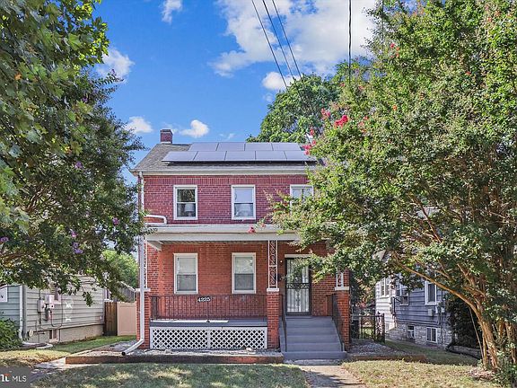 2nd image of 4225 Meade St NE