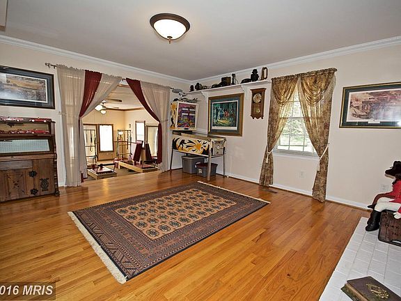 4th image of 5763 Benford Dr