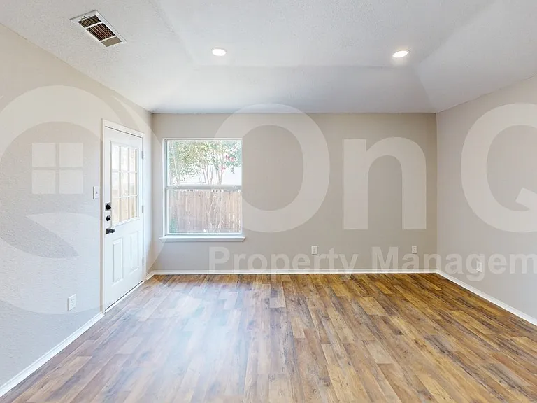422 Blueberry Hill Ln — Photo 7