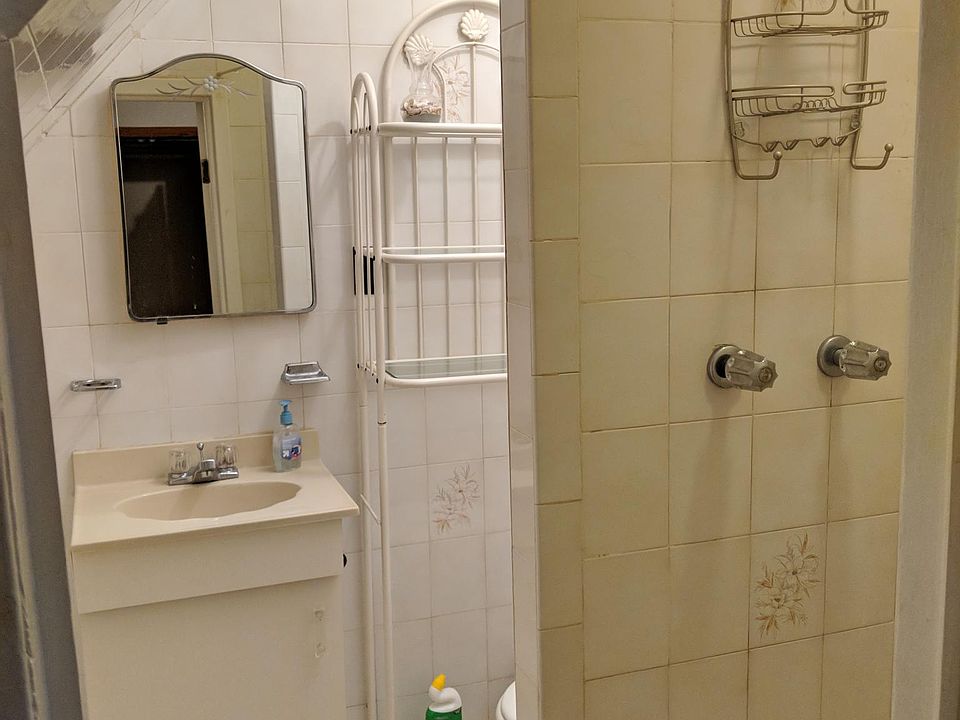 1st image of 14740 Cherry Ave Floor 3