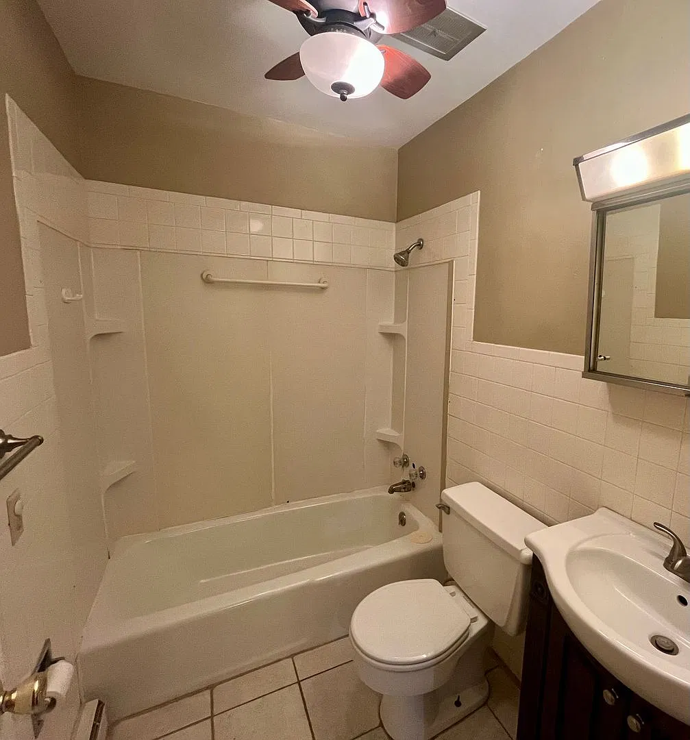 1330 Langdon — Photo 3