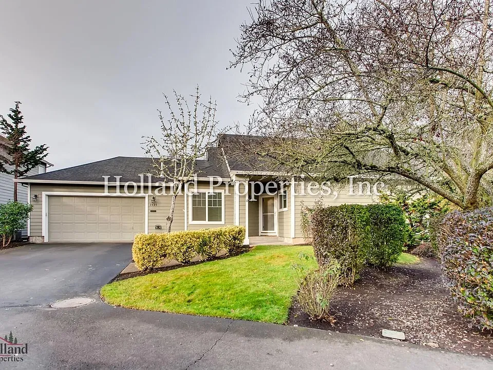 2435 NE 12th Way