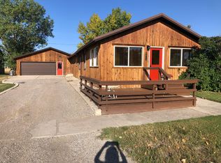 1120 Montana St, Valier, MT 59486