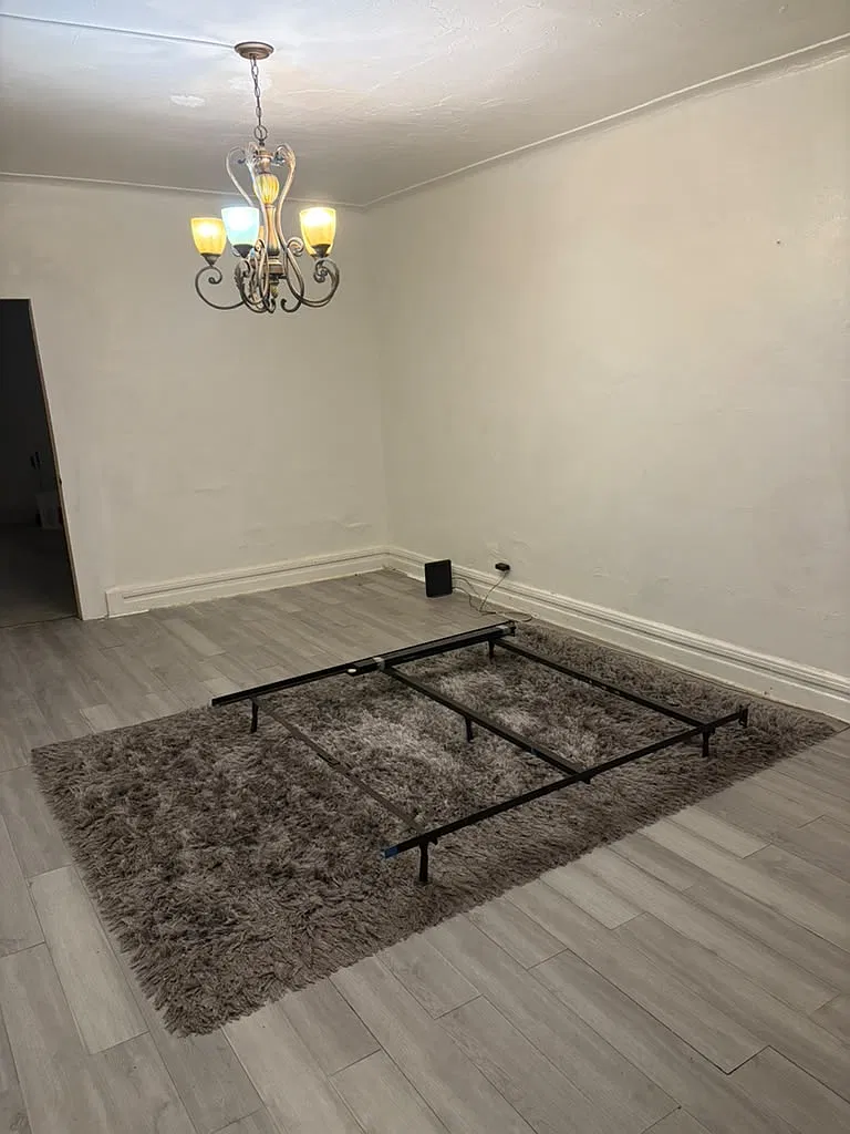 3 bed, $1,200 — Photo 2