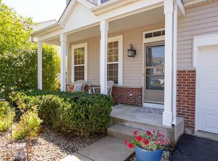 2708 Misty Brook Ln, Joliet, IL 60432