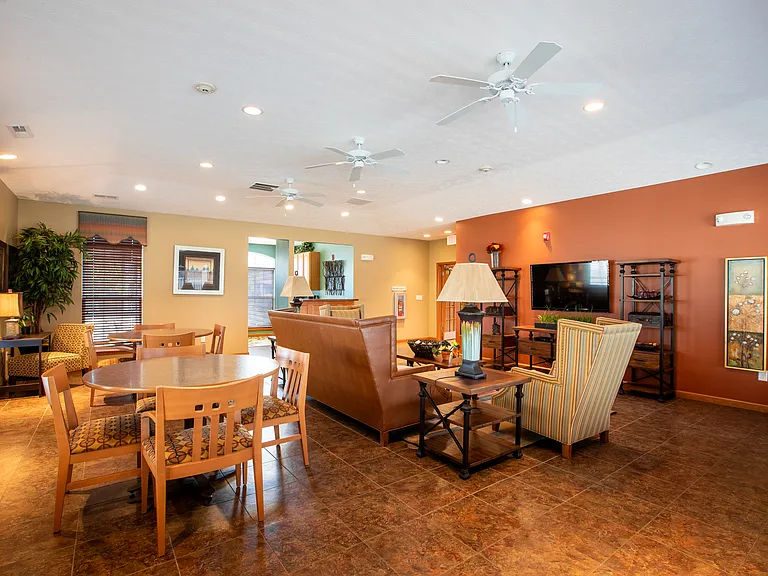 205 NE Hayes Dr — Photo 15