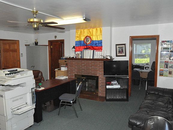 5th image of 6324 Yakima Ave