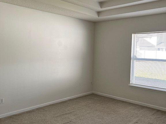 5th image of 594 INDEPENDENCE Drive