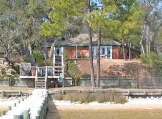 74 Marlborough Rd, Shalimar, FL 32579