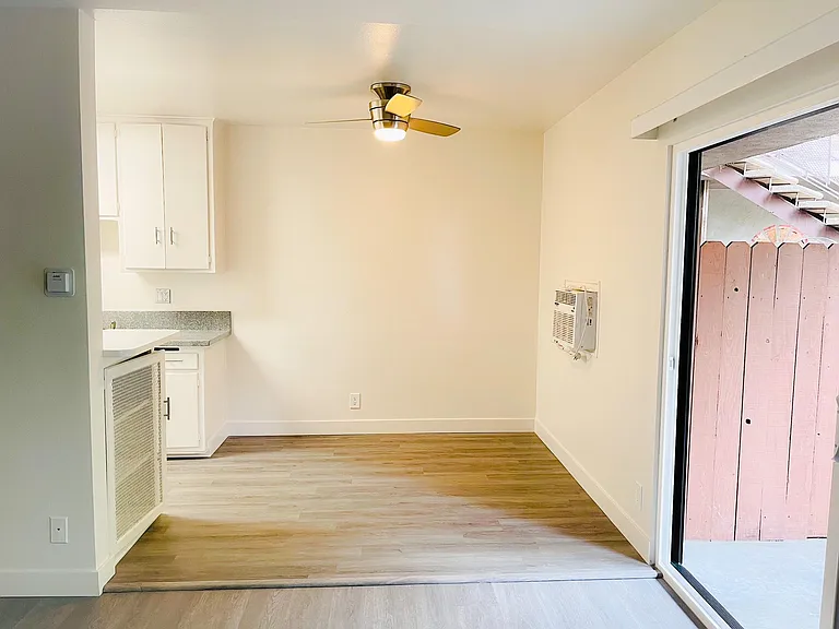 405 N Marengo Ave #5 — Photo 28