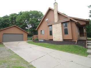 1715 Red River Trl, Saint Cloud, MN 56301