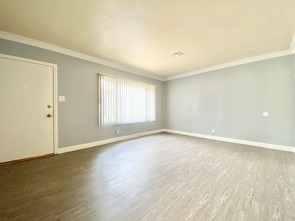 5th image of 8414 Crenshaw Dr #A