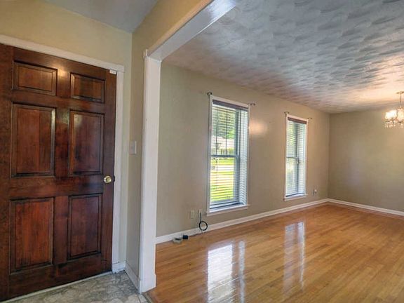 2nd image of 2053 Lydgate Dr
