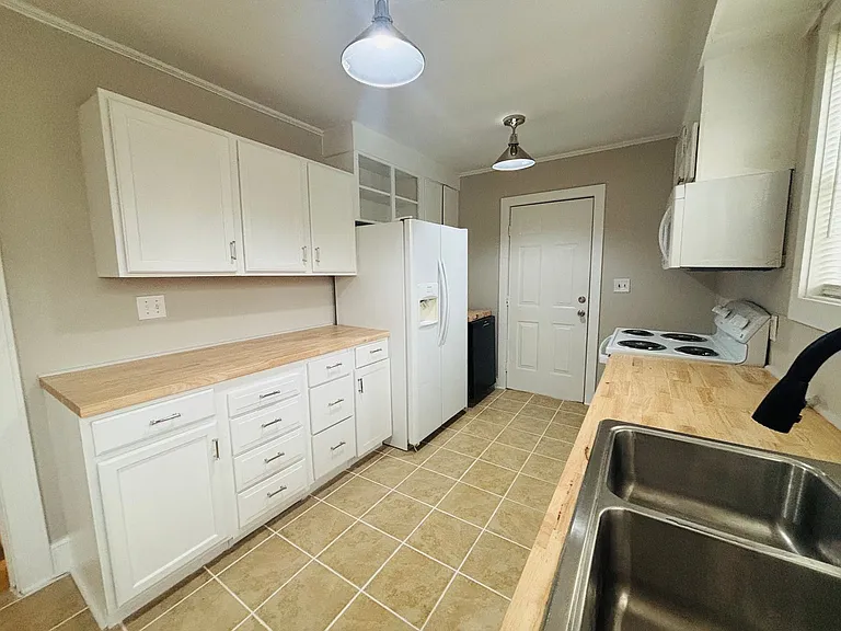527 S Beltline Blvd — Photo 8