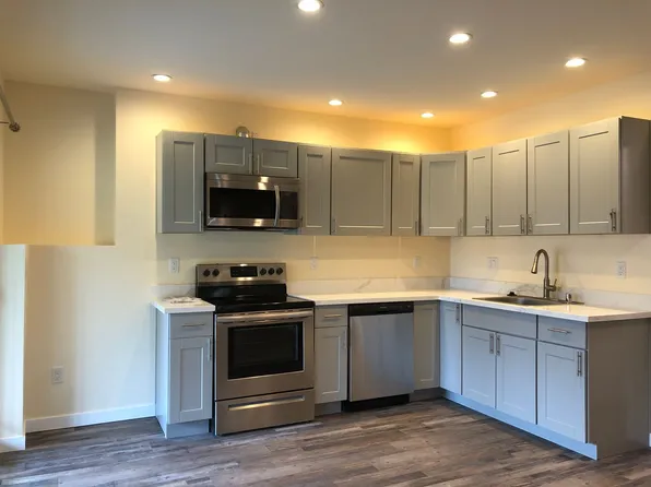 21500 121st Place SE, 21500 121st Pl SE, Kent, WA 98031
