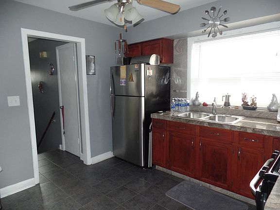 3rd image of 5314 S 72nd Ct