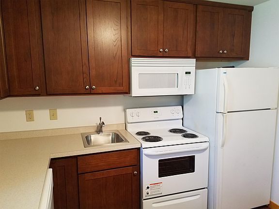4th image of 2110 Campus St #1