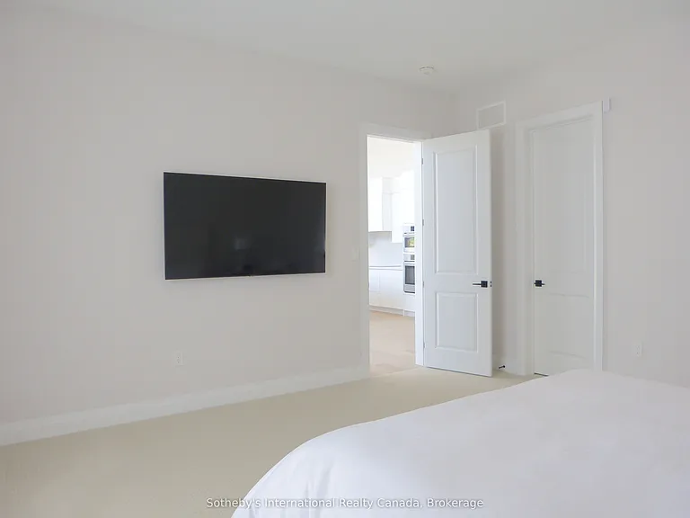 102 Sladden Ct — Photo 11
