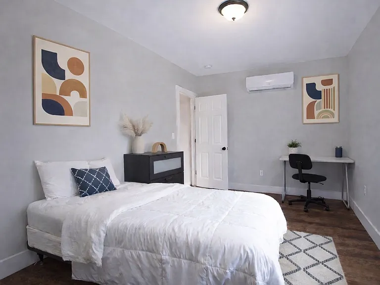 707 E Seneca St. — Photo 16