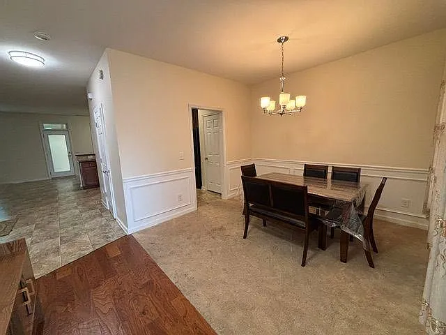 4 bed, 2.5 bath, 2522 sqft, $2,250 — Photo 3