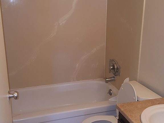 5th image of 205-215-225-235 NW Anthony St #2154