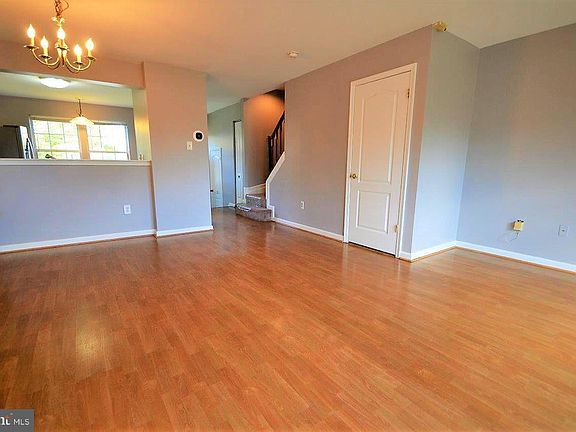 3rd image of 5 Tartan Ct
