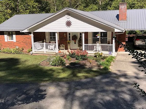 658 State Route 3224, River, KY 41254