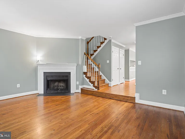 101 Roberts Ct — Photo 9