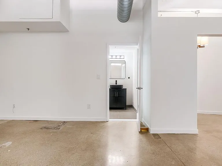 444 N 4th St #208 — Photo 6