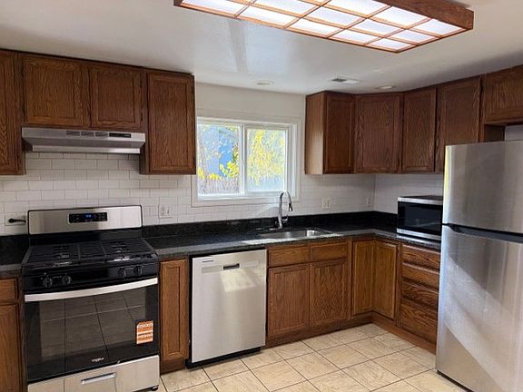 4th image of 33651 N Idlewild Dr