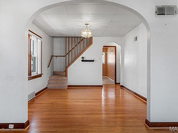 5th image of 9026 Kathleen Ave