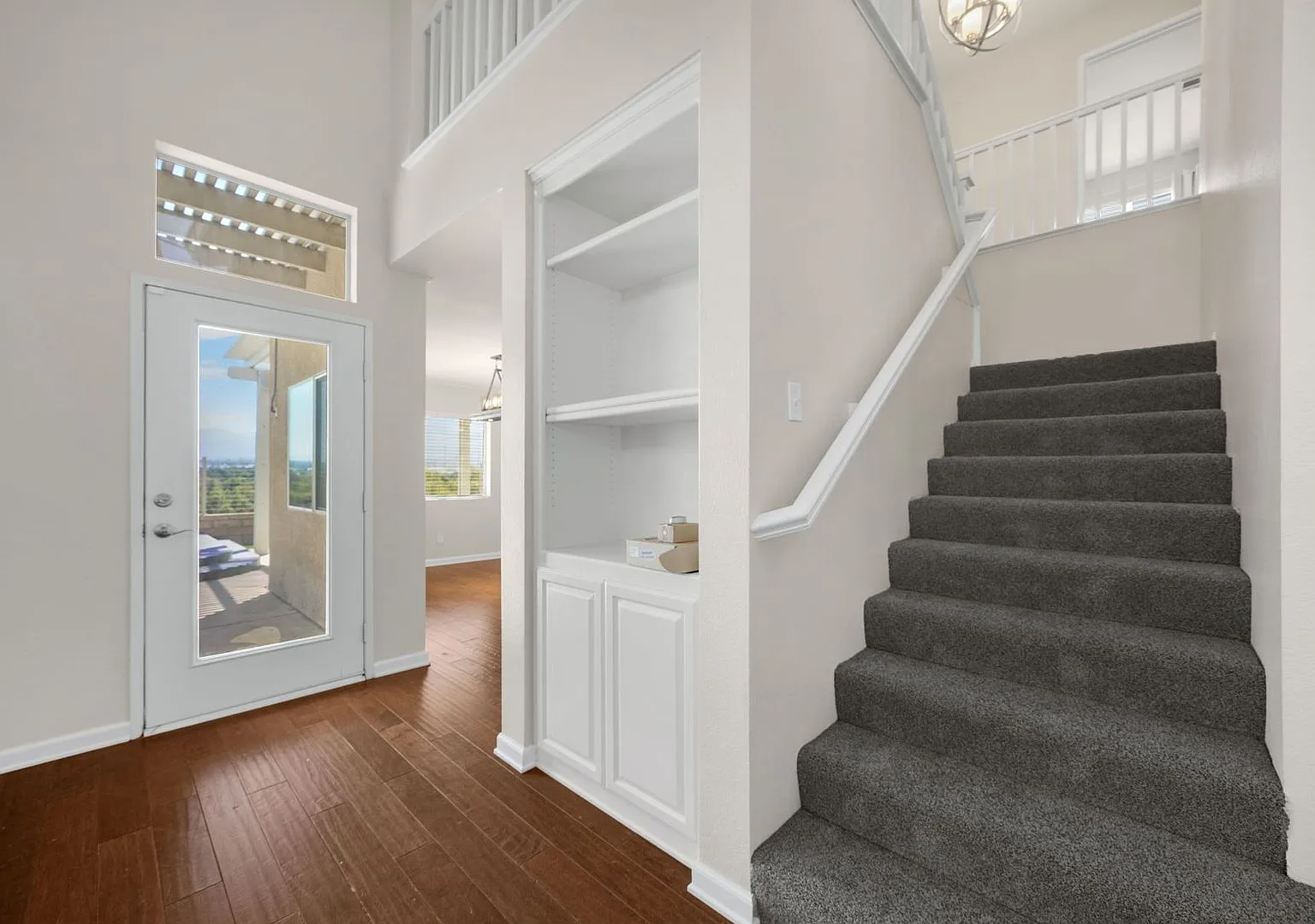 Gorgeous updated 3 Bed / 2.5 Bath w/ Amazing Views - North Corona — Photo 4