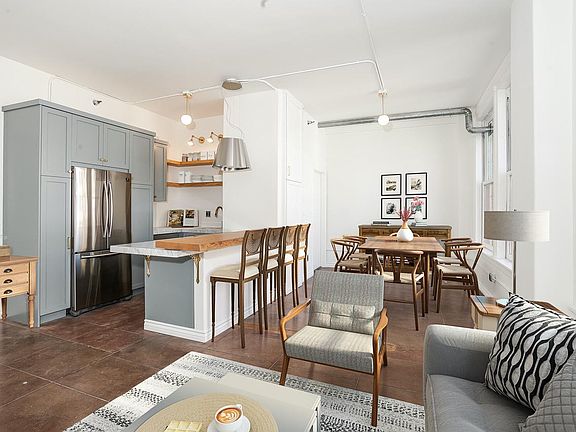 2nd image of 215 W 7th St APT 1104