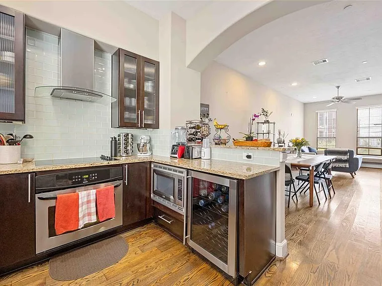 2110 Shearn St #12 — Photo 4