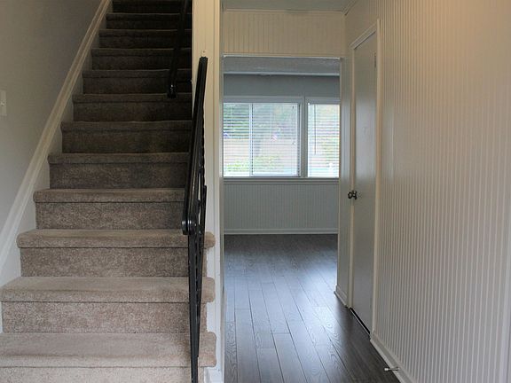 2nd image of 183 Shenandoah Blvd