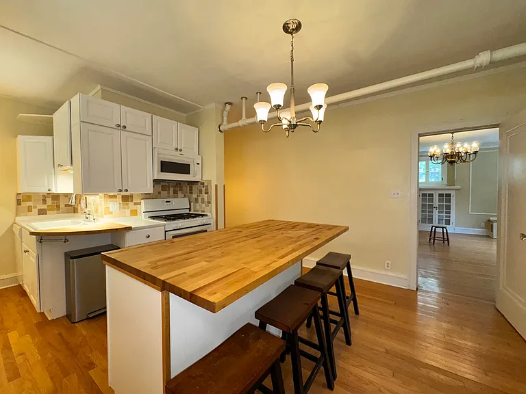 2050 W Farwell Ave #G — Photo 6