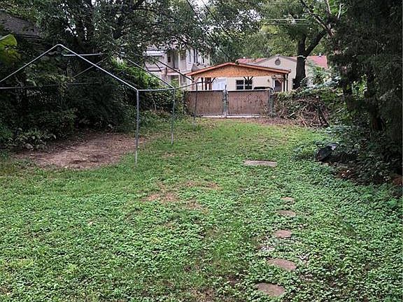 5th image of 317 Oakley Ave