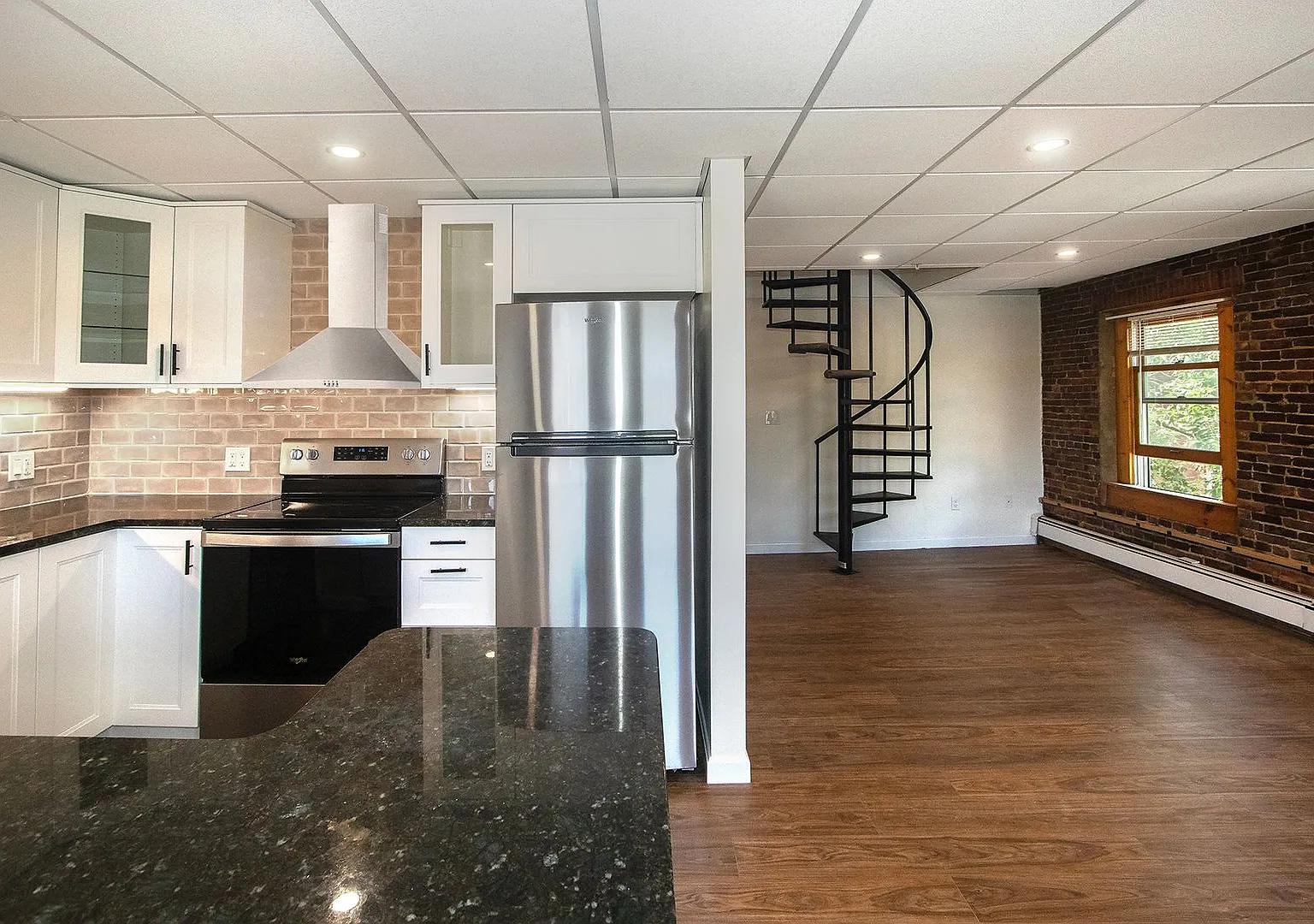 386 Central — Photo 1