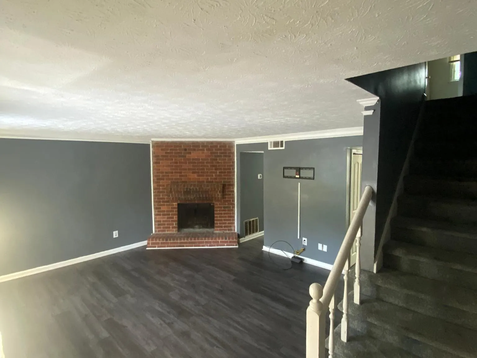 2 bed, 1.5 bath, 1350 sqft, $2,150 — Photo 2