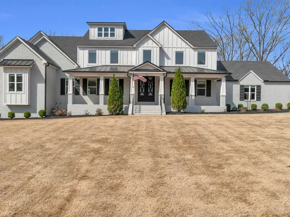 13 Country Club Cir, Searcy, AR 72143