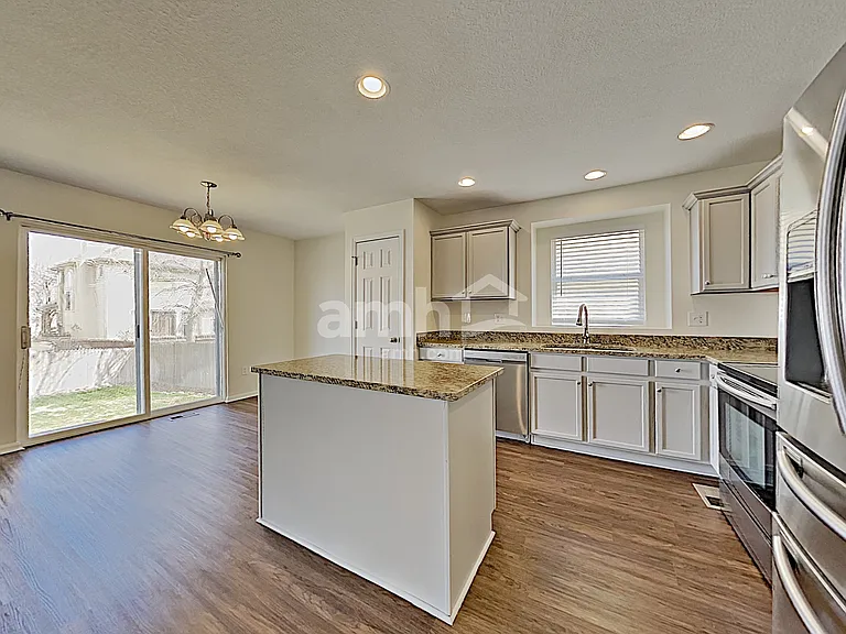 9853 E 112th Dr — Photo 4