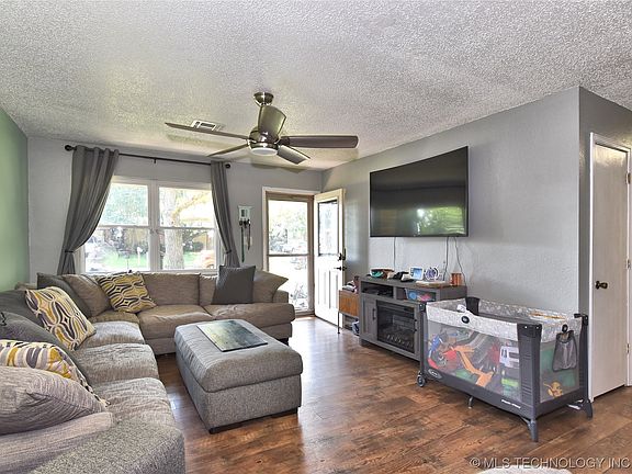2nd image of 13662 S Hickory Pl