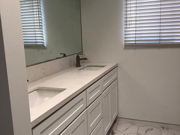 3rd image of 1118 26th St APT A