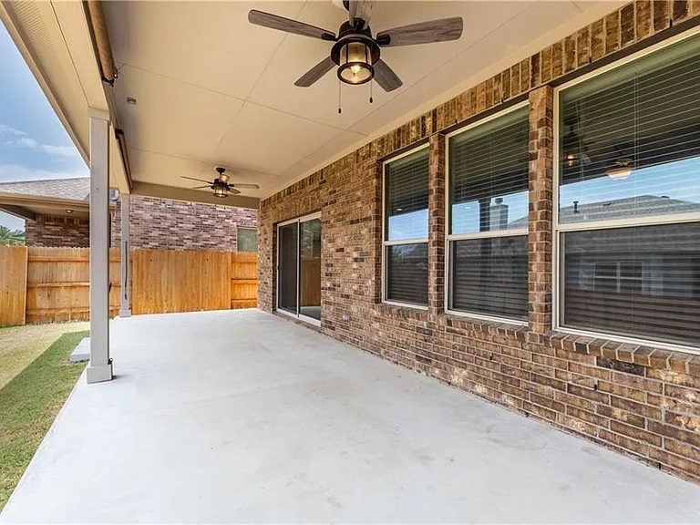 5413 Traviston Dr — Photo 32